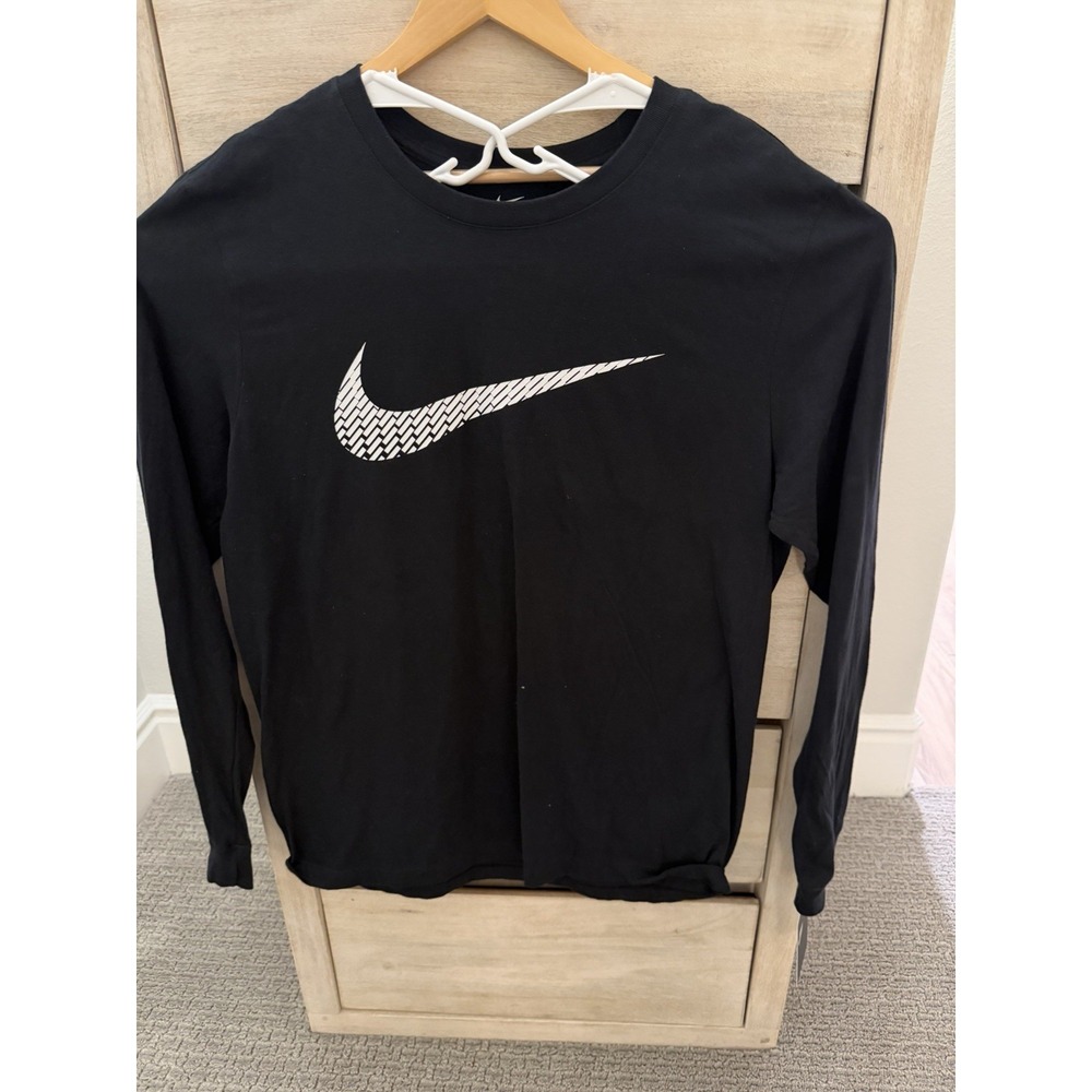 Nike The Nike T-shirt Blk Long Sleeve Graphic Swoosh Logo Mens Large